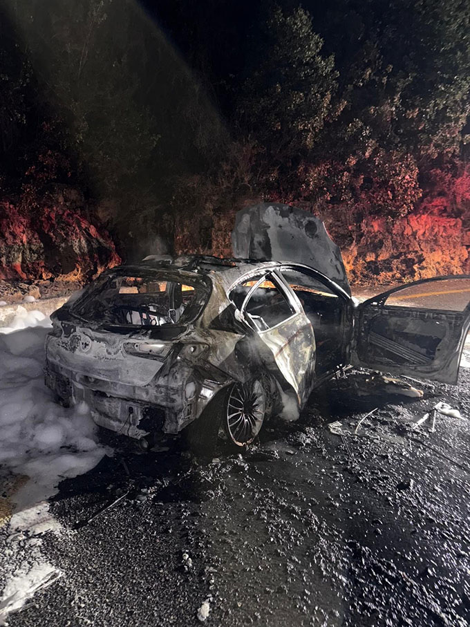 حريق بعدد من السيارات في مدينة حيفا 